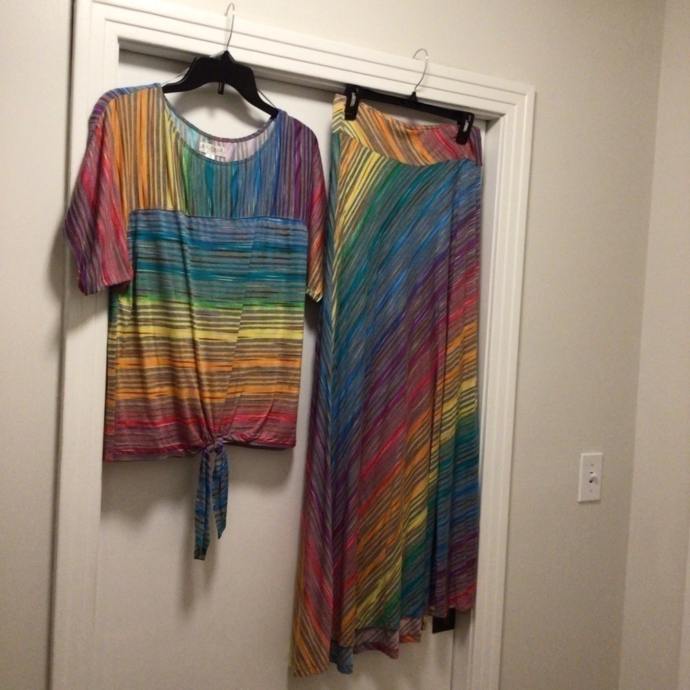 Womens Studio JPR Multicolored Top and skirt